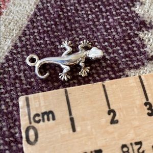 Sterling silver lizard / gecko charm